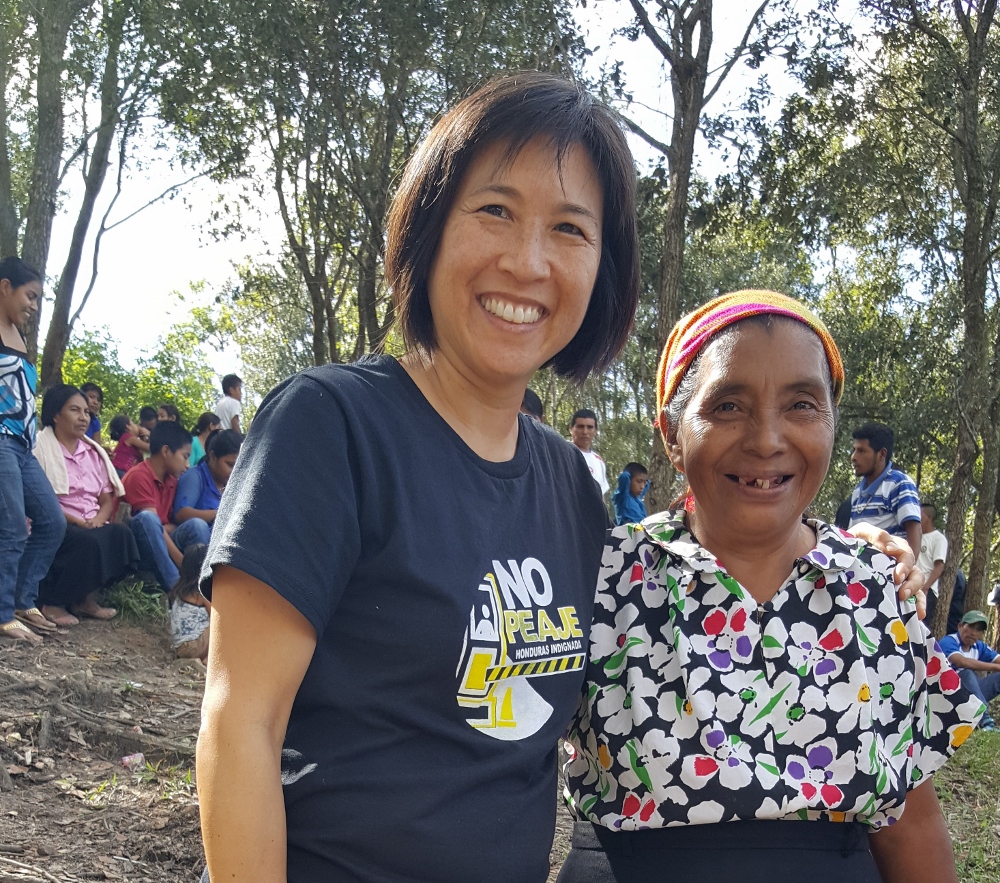 Honduras Exploring The Connections And Reasons People Migrate Global   GSR COL TIERNEY Photo 2. Deborah Lee With Senior Member Of Lenca Tribe (2) (1000x883) 